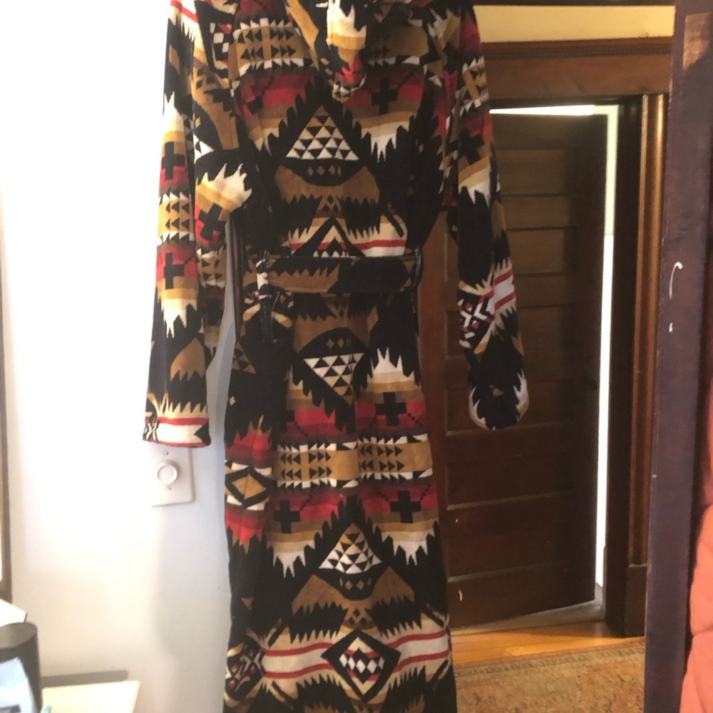 Pendleton iconic Aztec Pattern cotton Terry robe — Black, Brown, Red, Cream - Picture 3 of 5